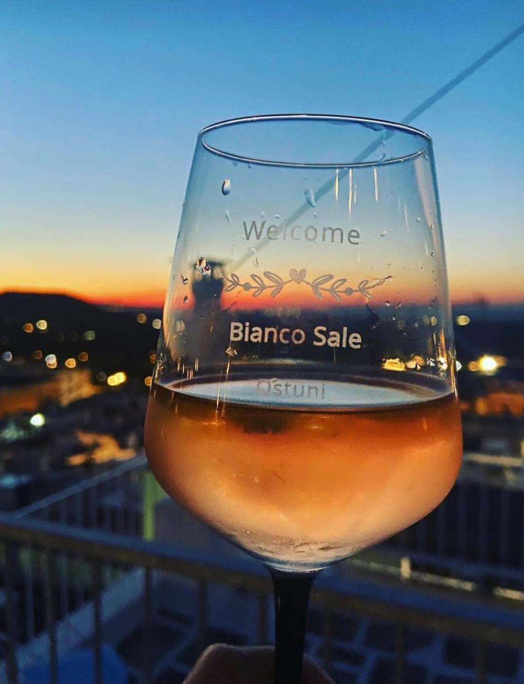 Bianco Sale Holiday Home - Seaview Terraces 奥斯图尼 外观 照片